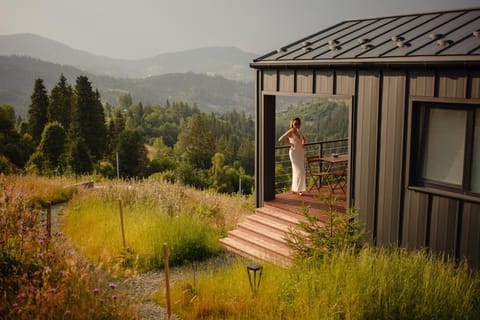 Day, People, Natural landscape, Garden, Mountain view