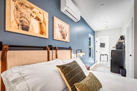 Bed, Coffee/tea facilities, Bedroom, pet friendly