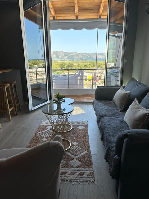 Balcony/Terrace, Living room