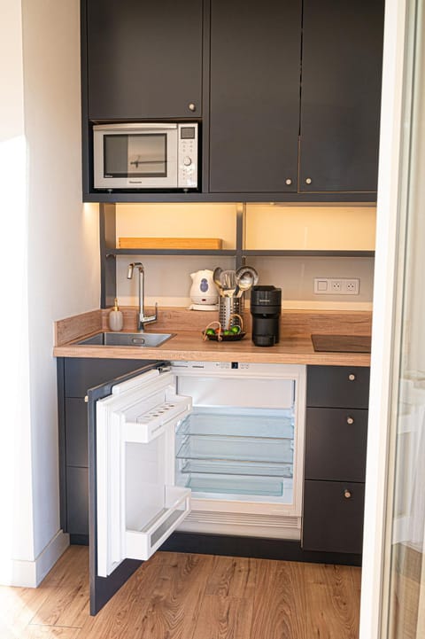 Coffee/tea facilities, Kitchen or kitchenette, minibar