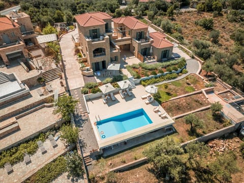 Property building, Day, Neighbourhood, Natural landscape, Bird's eye view, City view, Pool view, Street view, Swimming pool, Location, sunbed