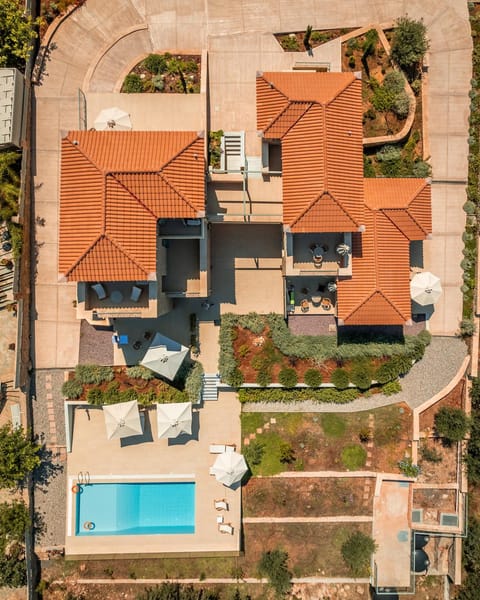 Property building, Day, Neighbourhood, Bird's eye view, Pool view, Street view, Swimming pool, Parking, sunbed