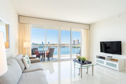 Golden Bay 707 House in Sunny Isles Beach