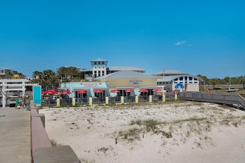 CORNER UNIT! Beach Views! FREE WIFI! 3-Bed, 3-Bath! Sleeps 9! House in Panama City Beach