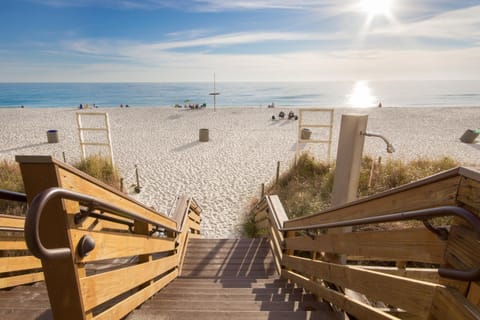 CORNER UNIT! Beach Views! FREE WIFI! 3-Bed, 3-Bath! Sleeps 9! House in Panama City Beach