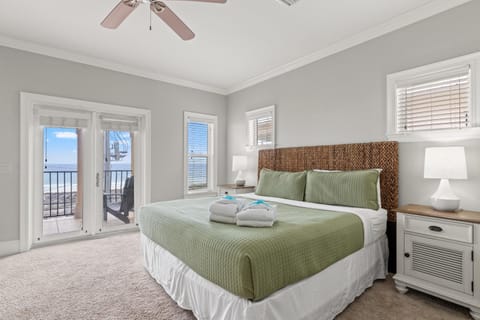 Walk To The Beach! 3 Story Home! 2 Balconies With Gulf Views! House in Sunnyside