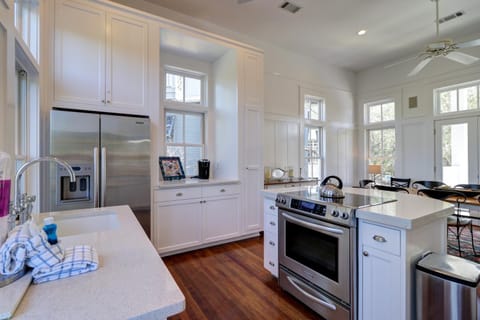Kitchen or kitchenette, kitchen