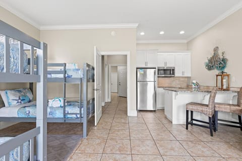 2 Gulf View Balconies! 3 Story Townhome With 4 Bedrooms, 4 Bathrooms! Sleeps12 House in Sunnyside