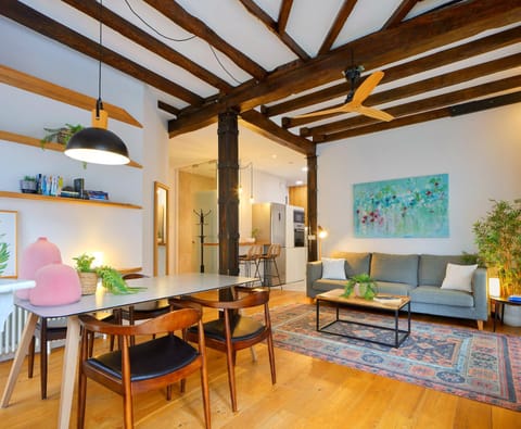 Living room, Photo of the whole room, Dining area, air conditioner