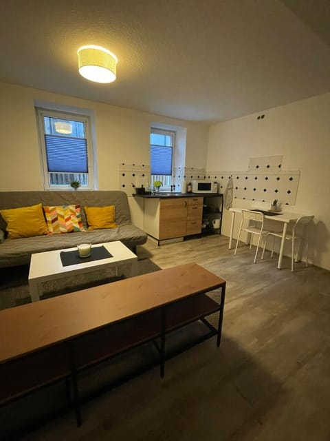 Kitchen or kitchenette, Living room, Seating area, Dining area, minibar