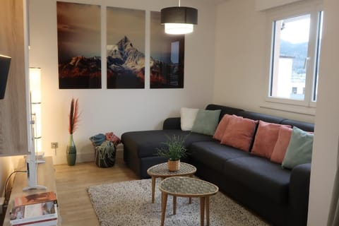 Communal lounge/ TV room, Living room