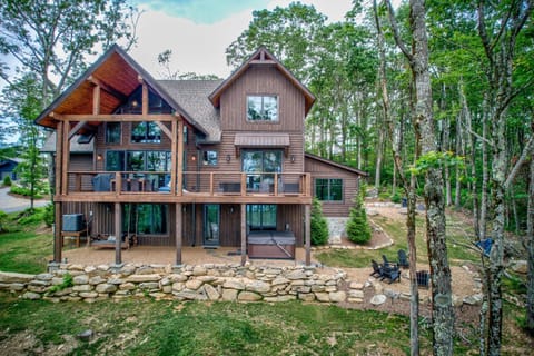 Grayling Lodge at Eagles Nest House in Beech Mountain