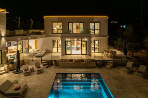 Villa Blue Pearl 10 pers piscine chauffée 10 minutes plage à pieds Villa in Zonza