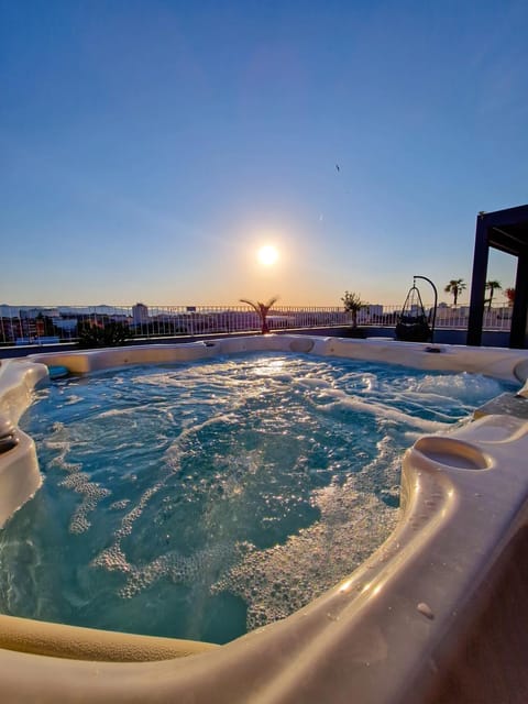 Day, Hot Tub, Hot Tub