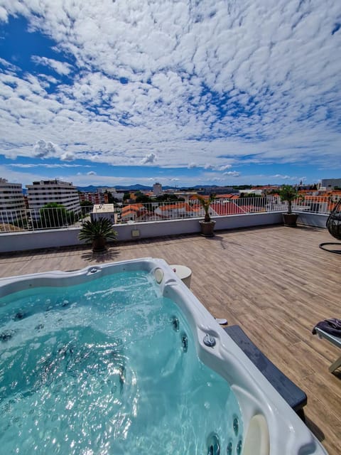Day, Natural landscape, Hot Tub, Hot Tub, Pool view