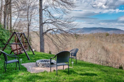 Hilltop Hideaway House in Boone