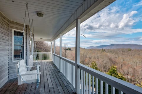Hilltop Hideaway House in Boone