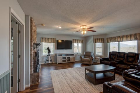 Hilltop Hideaway House in Boone