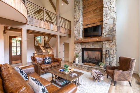 Knotty by Nature at Eagles Nest House in Beech Mountain