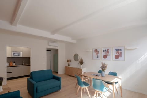 Day, Living room, Seating area, microwave, wardrobe, air conditioner, air conditioner