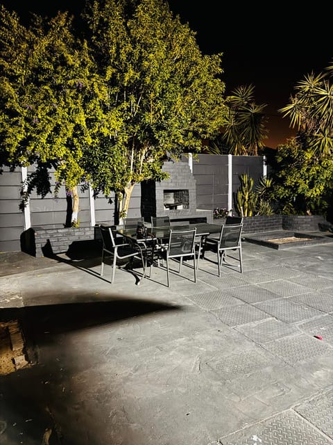 Mila Lodge 1 Bed and Breakfast in Cape Town