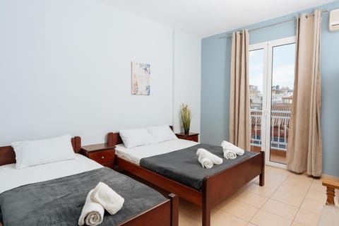 Bed, Photo of the whole room, towels