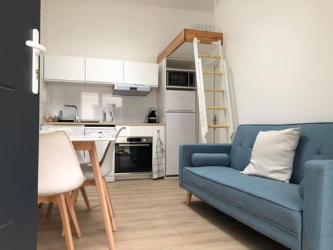 F2 équipé, 15mn de Paris, parking, climatisation Apartment in Île-de-France
