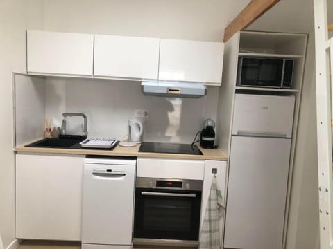 F2 équipé, 15mn de Paris, parking, climatisation Apartment in Île-de-France