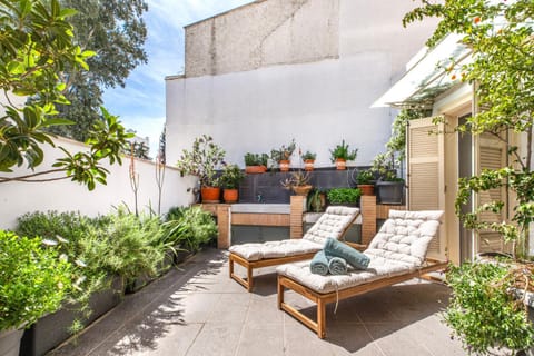 Balcony/Terrace, sunbed