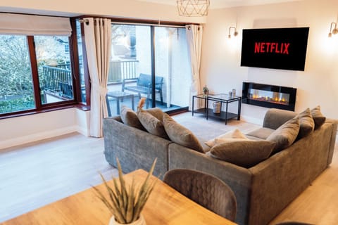 TV and multimedia, Living room, Seating area