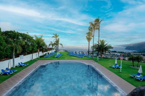 Garden, Sea view, Swimming pool