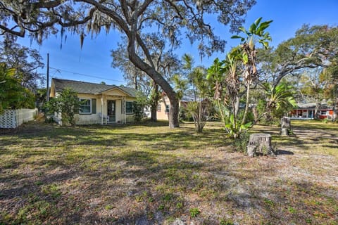 Palm Harbor Vacation Rental, Walk to Crystal Beach House in Crystal Beach