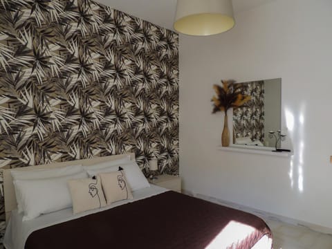 Bed, Photo of the whole room, Bedroom, air conditioner