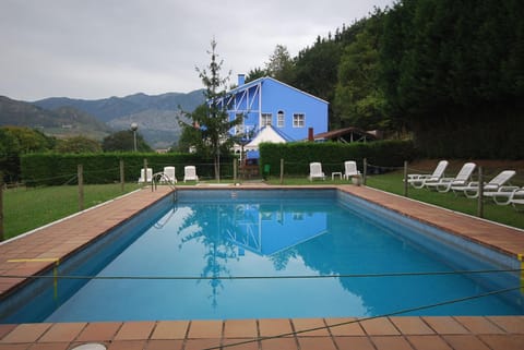 Swimming pool, Swimming pool
