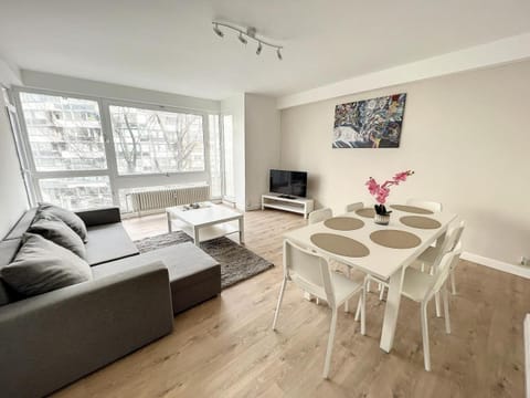 Living room, Dining area