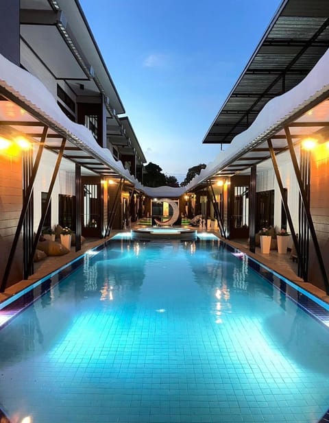 Pool view, Swimming pool, sunbed