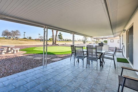 Golfers Haven! Gem with Patio and Grill in Sun City House in Sun City