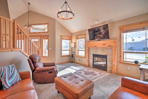 Family-Friendly Oregon Vacation Home with Yard House in Bend