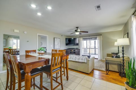 Ozarks Vacation Rental Condo with Lake View! Apartment in Village Four Seasons