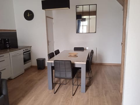 Dining area, oven, stove