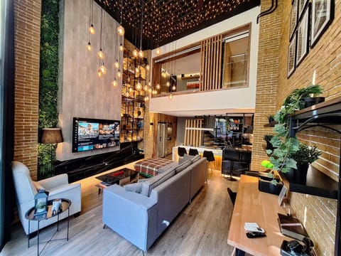 Communal lounge/ TV room