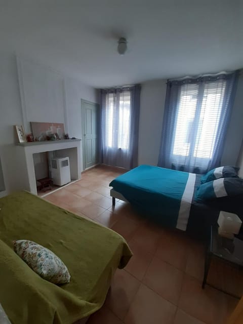 Apt en Luberon appartement 3 chambres et garage privée Apartment in Apt