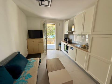 View (from property/room), Kitchen or kitchenette, Living room, Inner courtyard view