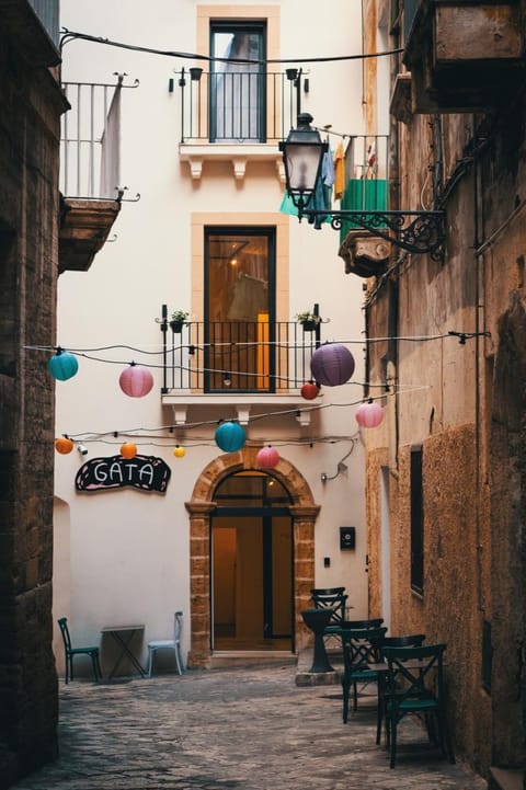 Property building, Patio, Day