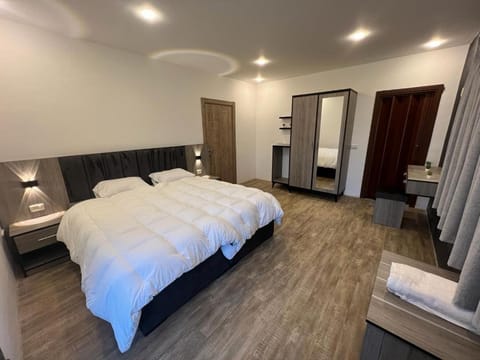 Property building, Bed, Bedroom, wardrobe