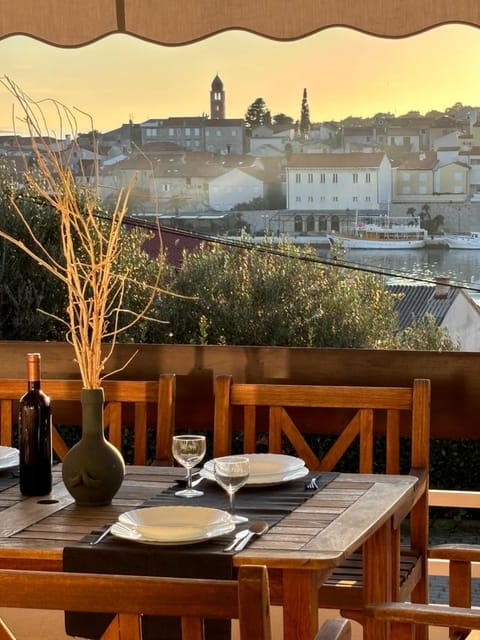 Balcony/Terrace, City view