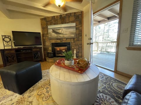 Mountain Harbor two bedroom Lodge cottage House in Lake Ouachita