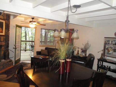 Mountain Harbor Forest View Lodge cottage House in Lake Ouachita