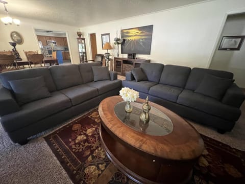 JI13- ,A two bedroom, one bath house with den, covered outdoor dining area and fenced in yard at our Joplin Inn home House in Lake Ouachita