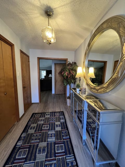 37CPD, Two bedroom, two bath log-sided condo with forest view condo Apartment in Lake Ouachita